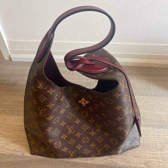 Authentic Louis Vuitton Purse - Picture 6 of 13